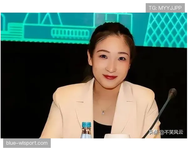 刘诗雯赛场上冷若冰霜,逛街结账那张卡像VIP,我的工资卡都尴尬了 刘诗雯赛场上冷若冰霜,逛街结账那张卡像VIP,我的工资卡都尴尬了